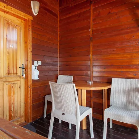 منتزه العطل بنسيون وبنغلات باريز Çıralı