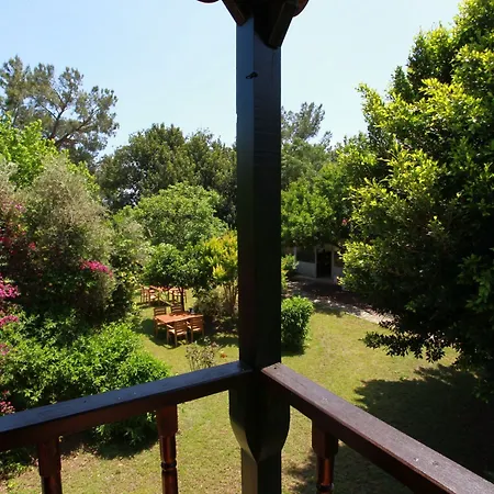 منتزه العطل بنسيون وبنغلات باريز 2*