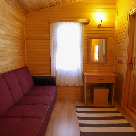 منتزه العطل بنسيون وبنغلات باريز Çıralı