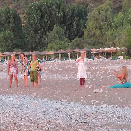 Baris & Holiday park 2*